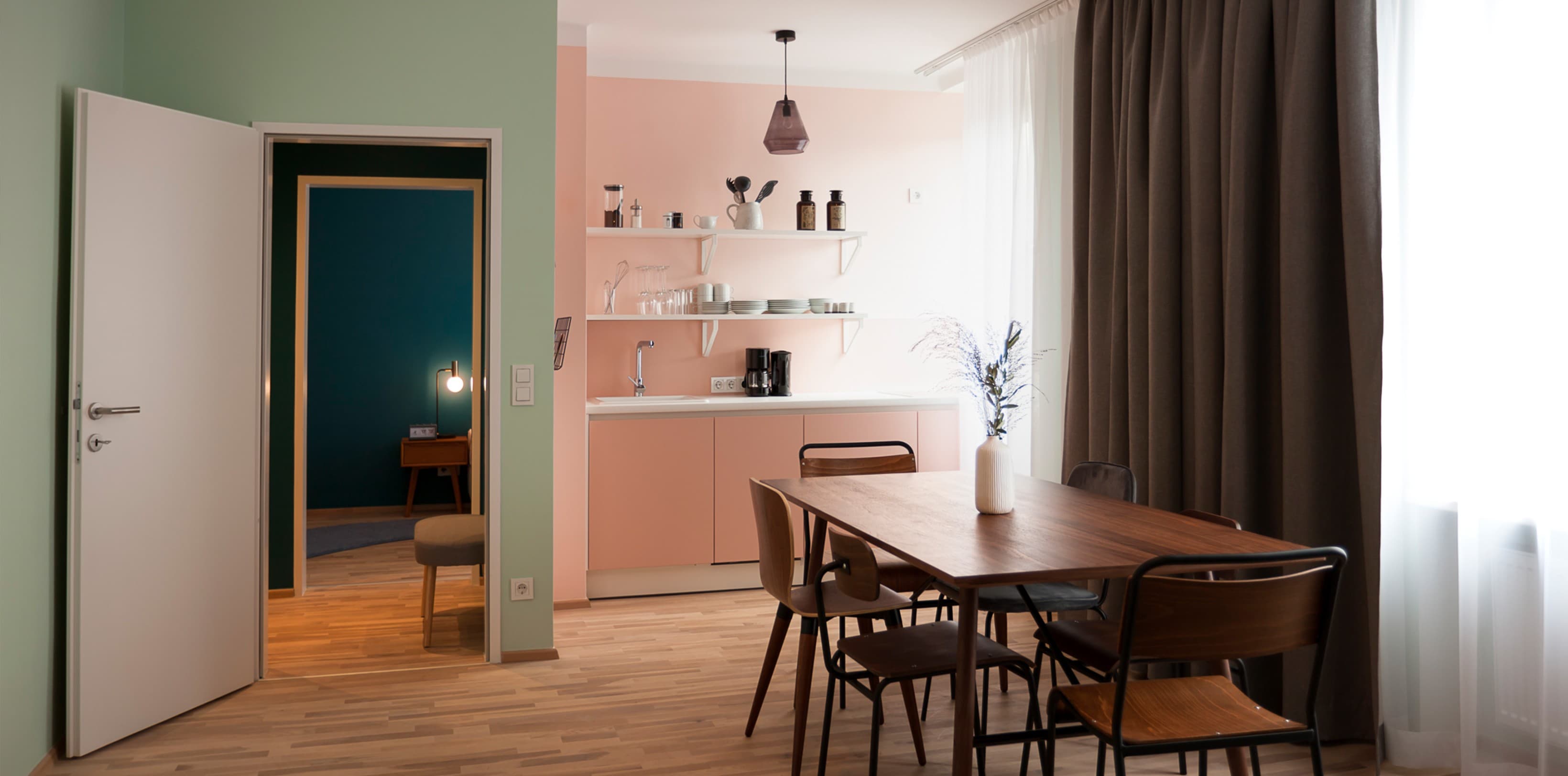 URBANAUTS STAY